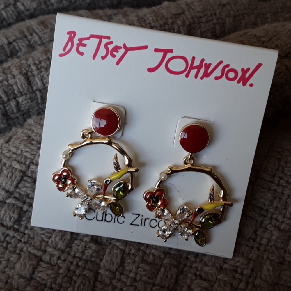 NWT  Betsey Johnson CZ FLOWER HUMMINGBIRD EARRINGS - Picture 2 of 8